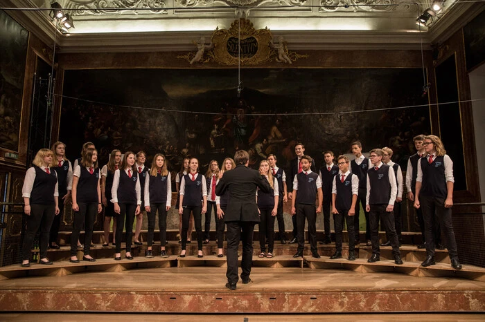 Sehr gut war auch der BischGymChor der 4. bis 8. Klasse, Chorleiter: Valentin Zwitter