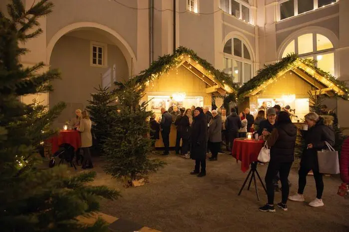 Bis zum 21. Dezember erwartet die Besucherinnen und Besucher ein kleiner, feiner Adventmarkt für Groß und Klein