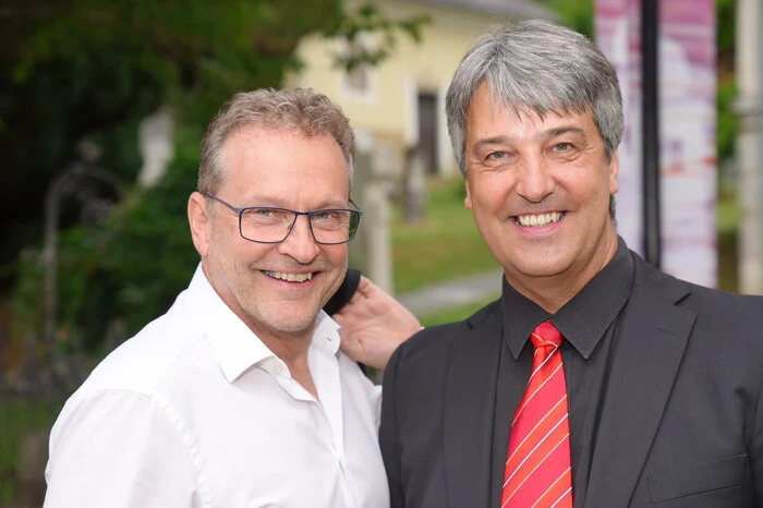 Musikwochen Obmann Josef Pleikner mit Musikschuldiretor Stefan Hofer