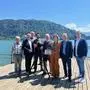 Von links: Treffens Tourismusreferent Otto Steiner, Treffens Büregrmeister Klaus Glanznig, Touristiker Georg Overs, Regisseur Karim Shafik, der Afritzer Bürgermeister Max Linder, Stepahnie Ninaus (Ranfilm), Arnoldsteins Gemeindechef Reinhard Antolitsch, Matthias Ninaus (Ranfilm)