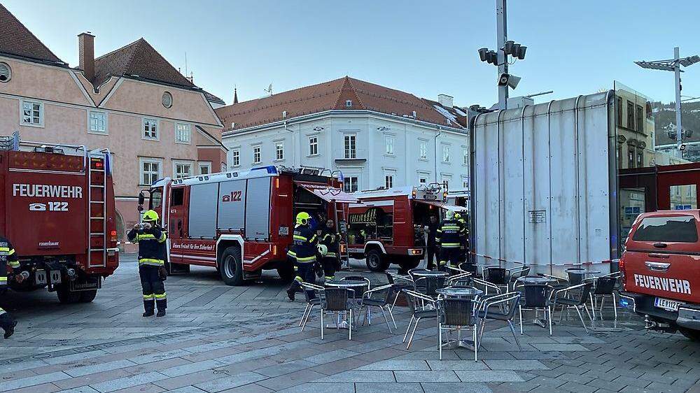 Im Einsatz waren die freiwilligen Feuerwehren Leoben-Stadt und Leoben-Göss sowie die Betriebsfeuerwehr Voestalpine Donawitz