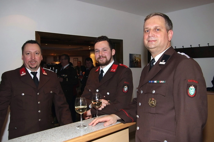 Applaus gab es für 15 Mitglieder der Feuerwehr Kainach aus Oberfranken, Landkreis Bayreuth in Deutschland. Sie waren über 600 Kilometer zu ihrer Partner-Feuerwehr im weststeirischen Kainach angereist. Auch Feuerwehrkameraden aus dem kärntnerischen Reichenfels-St.Peter waren nach Kainach gekommen.