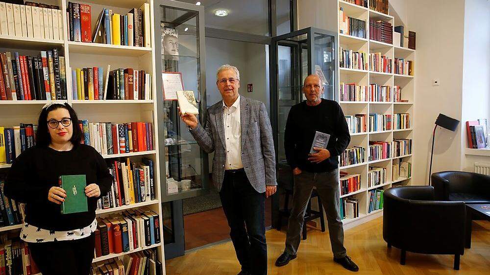Im Musilmuseum kann man Bücher &quot;adoptieren&quot; - Nina Planegger, Heimo Strempfl und Günther Berger kümmern sich darum