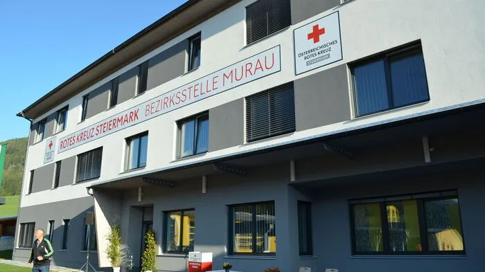 Nach gerade einmal 14 Monaten Bauphase konnte die neue Bezirksstelle Murau des Roten Kreuzes Steiermark und Ortsstelle der Bergrettung Murau am Samstag feierlich ihrer Bestimmung übergeben werden.