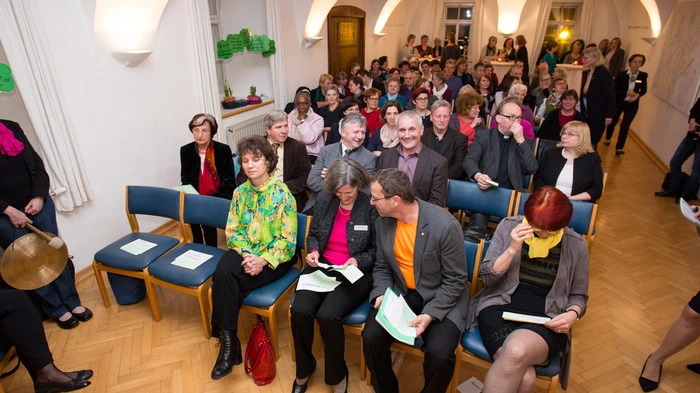 Zahlreiche Interessierte kamen zum Abschlussfest des Innovationsprozesses im Haus der Frauen in St. Johann.