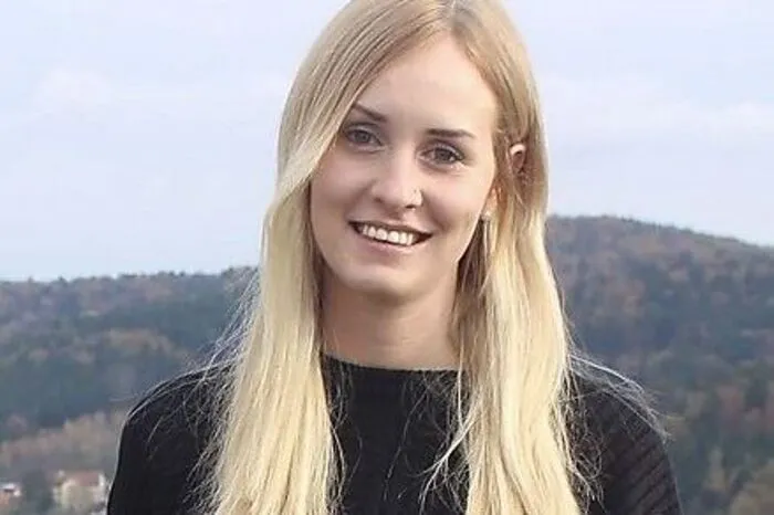Simone Lampl, Zustellerin bei der Post, Wörth bei Gnas: "Durch Corona haben wir auf jeden Fall mehr zu tun, es ist stressiger. Die Leute schätzen einen aber auch mehr: Sie warten zum Teil schon daheim und lachen einen an, weil sie endlich mal wieder andere Leute sehen. Manche richten sogar etwas Süßes her. Ich wünsche mir für die Zukunft mehr Powerfrauen, die so wichtige Jobs machen."