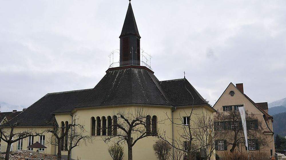 Die evangelischen Kirchen, wie hier in Bruck, öffnen am Wochenende wieder ihre Pforten