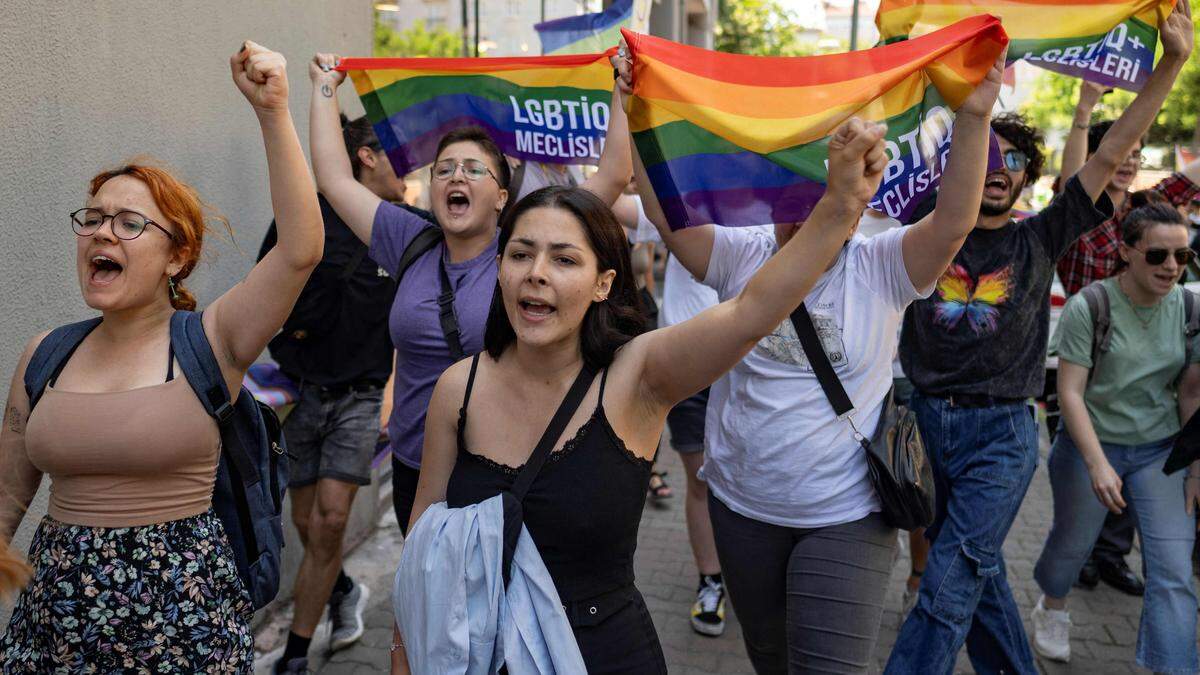 In der Türkei wurden auf Pride-Parades zahlreiche Menschen verhaftet