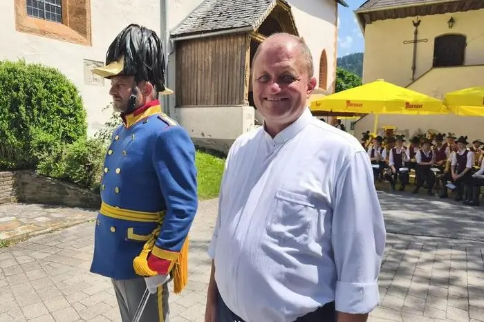 Die Pfarre St. Peter wird derzeit von Seelsorgeraumleiter Pfarrer Ciprian Sascau betreut, unterstützt von Pastoralmitarbeiterin Karin Dorfer. 
