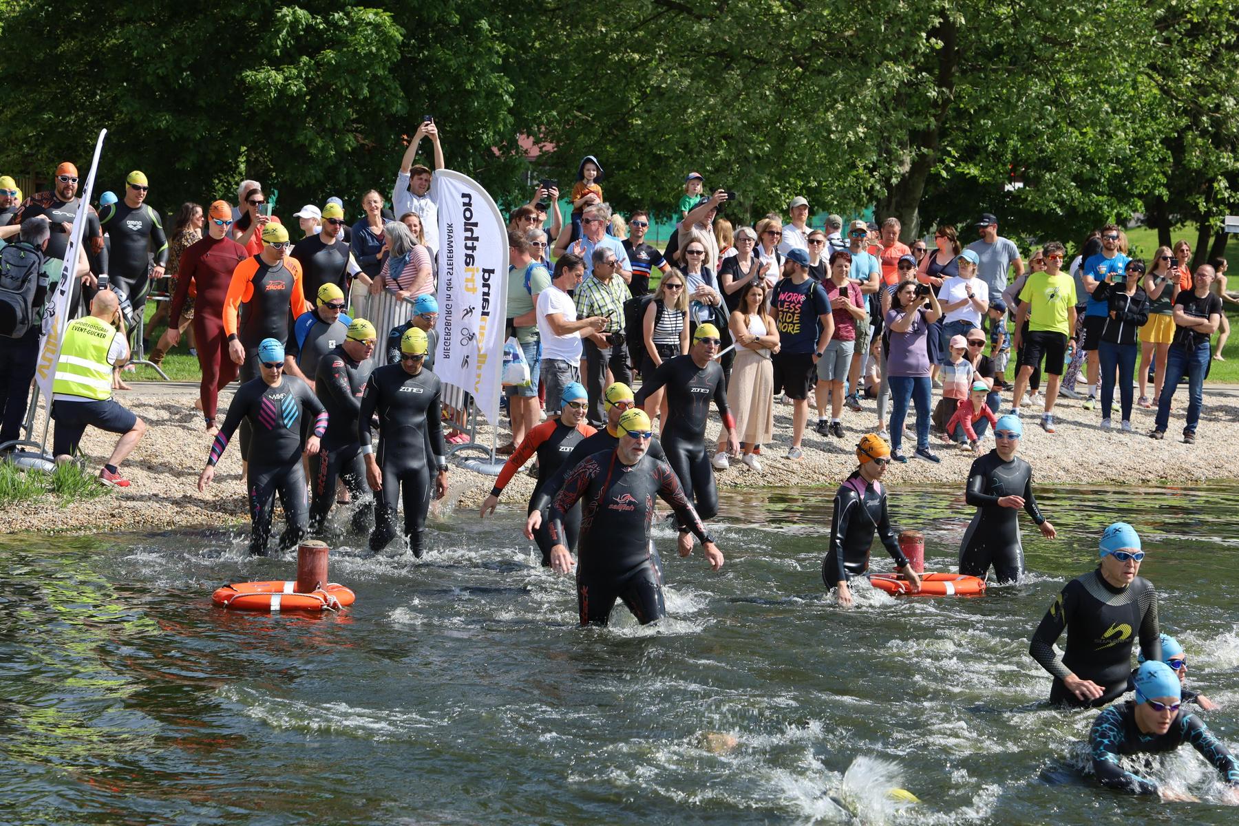 Fotos, Fotos, Fotos: Viele Sportbegeisterte beim HSV Vulkanland-Triathlon in Riegersburg