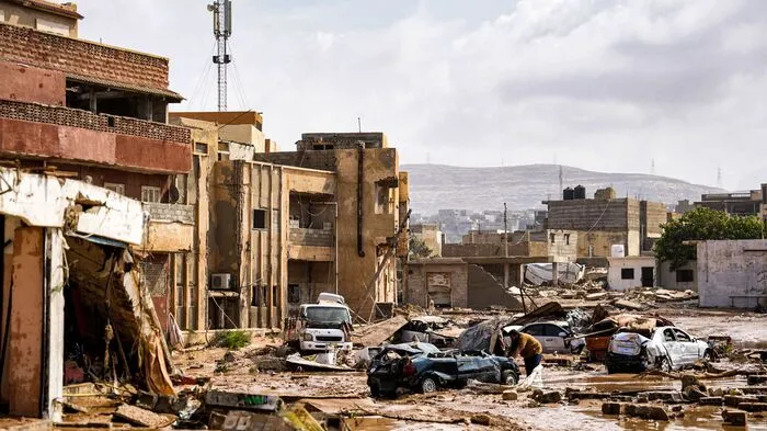 Nach heftigen Unwettern in Libyen befürchtet die Regierung im Landesosten Tausende Tote. Man rechnet damit, dass die Opferzahl noch steigen wird. 