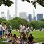 Die Corona-Lage entspannt sich auch ein New York ein wenig, der Central Park ist wieder bevölkert 