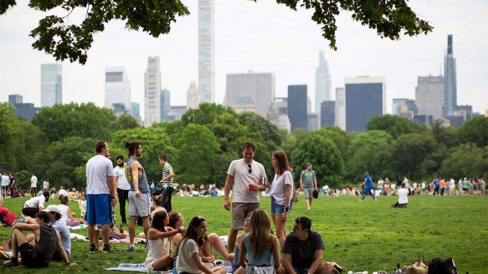 Die Corona-Lage entspannt sich auch ein New York ein wenig, der Central Park ist wieder bevölkert 