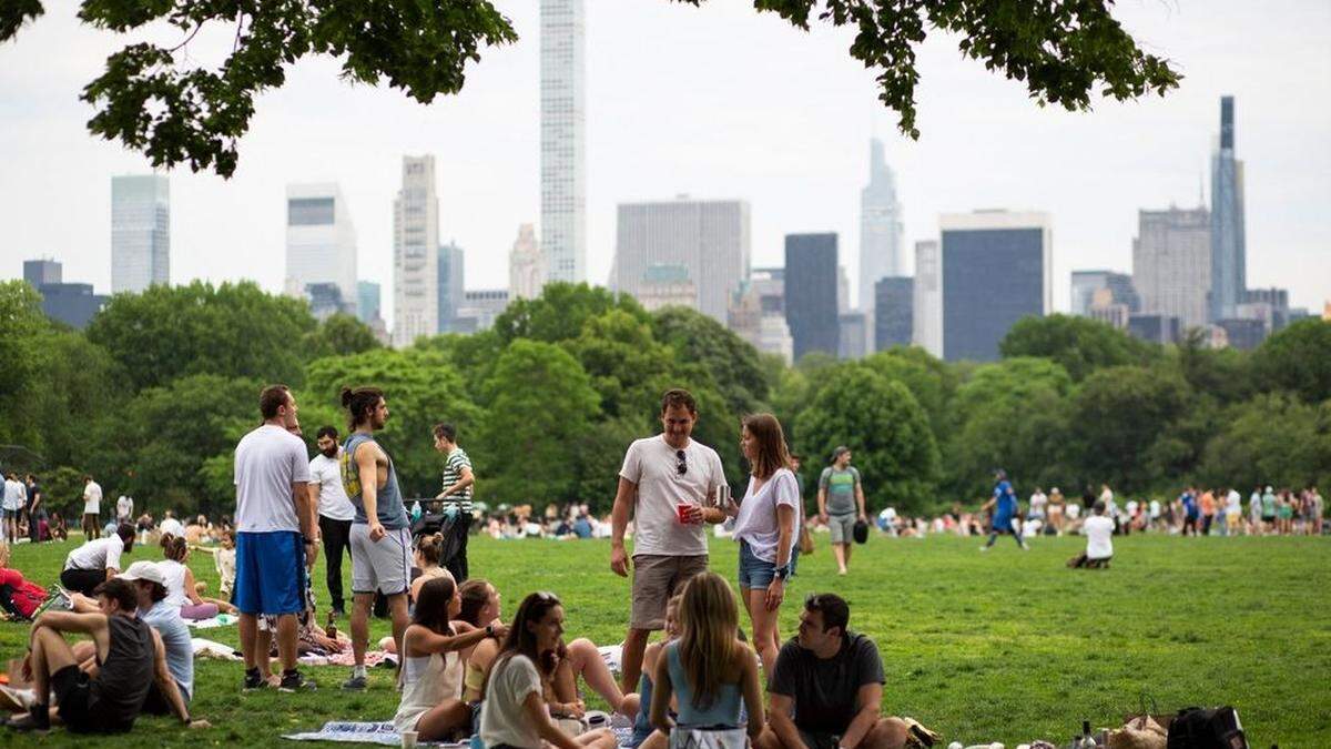 Die Corona-Lage entspannt sich auch ein New York ein wenig, der Central Park ist wieder bevölkert 