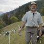 Heinrich Untergantschnig lebt auf seinem Bergbauernhof als Schafzüchter und Künstler 