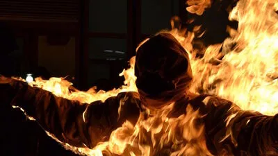 Das war er, der Weltrekord im vorigen Jahr: Stuntman Joe Tödtling aus Passail  stand 5.41 Minuten lang in Vollbrand. 2015 will er auf der Teichalm noch einiges drauflegen