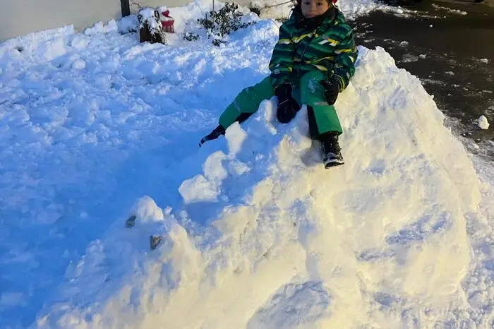 Schneemann war gestern, in Heimschuh gibt es jetzt einen Schneedrachen.