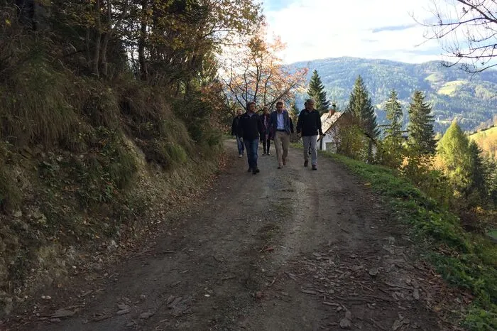 Neben Brücken wurden neue Straßen und Wasserauffangregulierungen wie etwa eine krainerwand in Oberwölz errichtet.