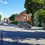 Der Kreuzungsbereich mit der Feldstraße wird ebenso saniert. Das Einfahren von der 10.-Oktober-Straße in die Feldstraße ist daher während der Bauarbeiten nicht möglich