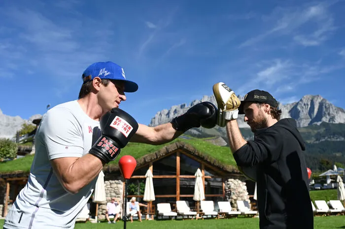 Mayer mit Björn Schulz, dem "Box-Instruktor" und Fitnesscoach im Stanglwirt