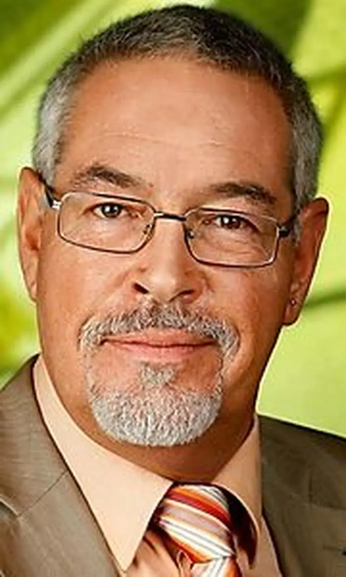 Manfred H. Geishofer ist Psychotherapeut sowie Geschäftsführer der b.a.s - Steirische Gesellschaft für Suchtfragen.