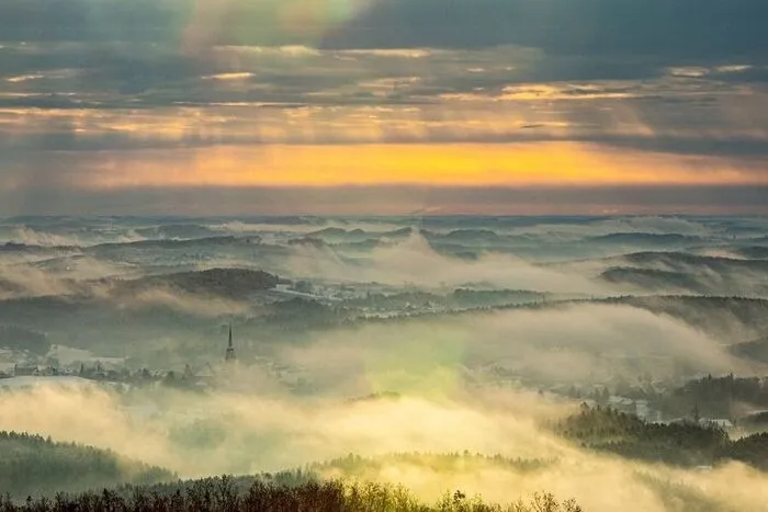 Helmut Müller war "über den Wolken" und schickt uns den Ausblick aufs Kulmland.