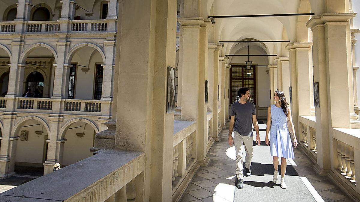 Die Italiener lieben Graz - sie zieht es unter anderem in den Landhaushof, der von Landsmann Domenico dell'Allio stammt