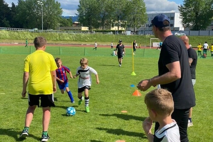 Gespielt wurde in sieben Altersstufen (U 7 - U 13).