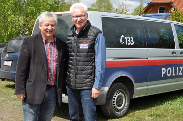 Das Startkommando hat Bürgermeister Herbert Grießer (links) übernommen, er dankte allen Sponsoren, freiwilligen Helfern