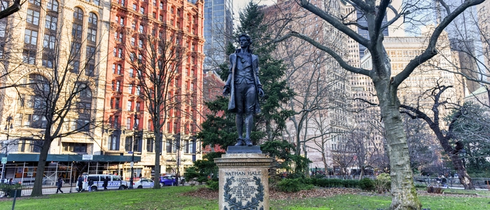 Bronzestatue zu Ehren von Nathan Hale in New York City