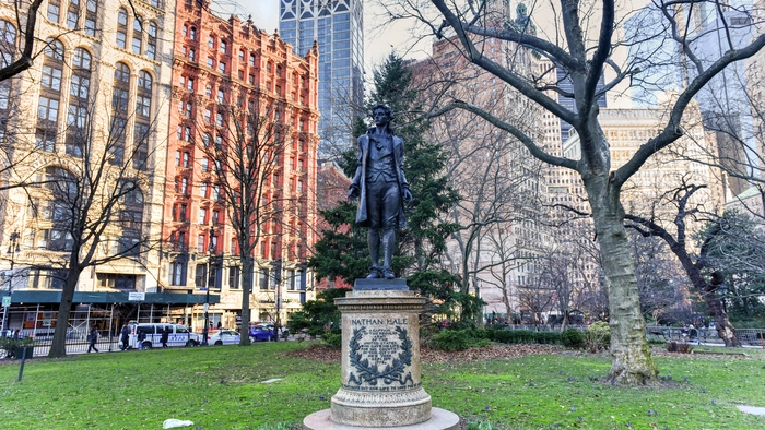 Bronzestatue zu Ehren von Nathan Hale in New York City