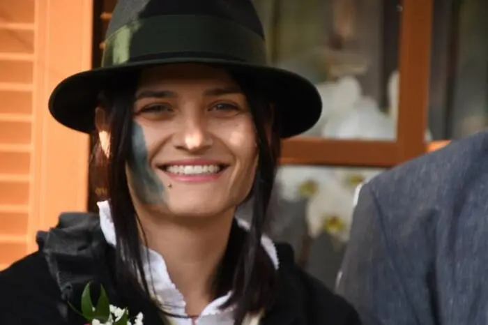 So wie diese Dame, bei der der Maxlauner Spuren hinterlassen hat.
