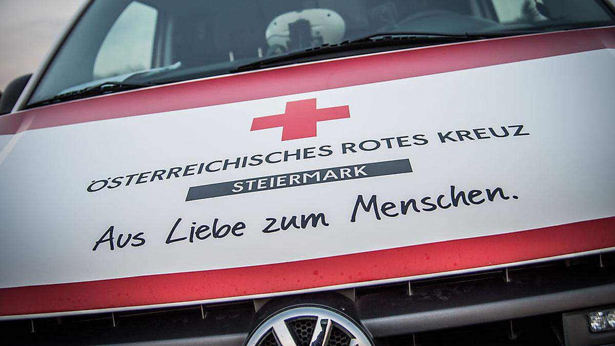 Die Rettung brachte die Frau ins Krankenhaus