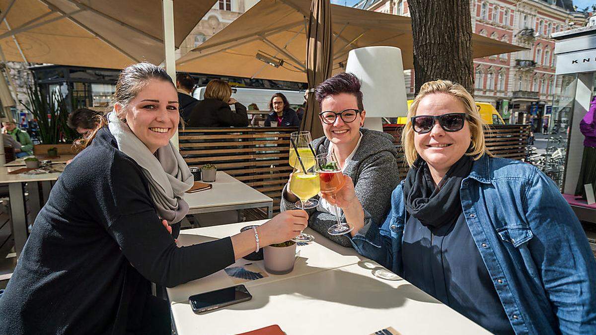 Auch am Eisernen Tor genießt man den Cocktail aus Sonne und Gemütlichkeit