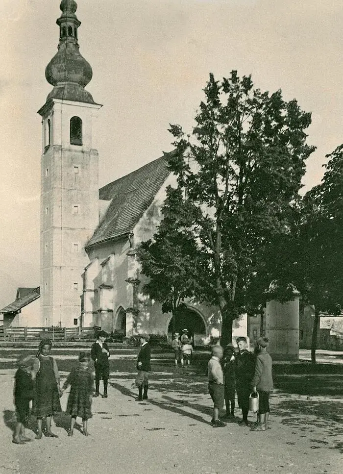 Der Michaelsplatz ist stetes Zentrum im Rindermarkt, um 1925