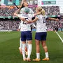 Lindsey Horan (10), Megan Rapinoe (15) und Sophia Smith jubelten