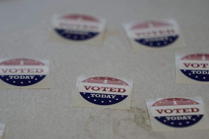 Super Tuesday in den USA | Diese Sticker werden in den Wahllokalen ausgeteilt. 