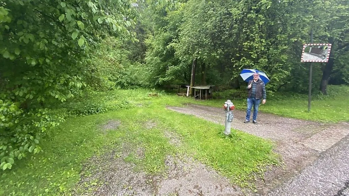 Robert Auer, Gründer der Bürgerinitiative, wehrt sich gemeinsam mit Anrainern heftig gegen den geplanten Friedensforst