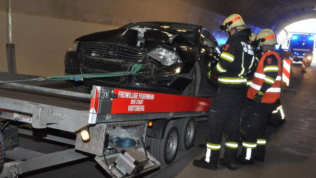 Die Feuerwehr Voitsberg barg das Fahrzeug