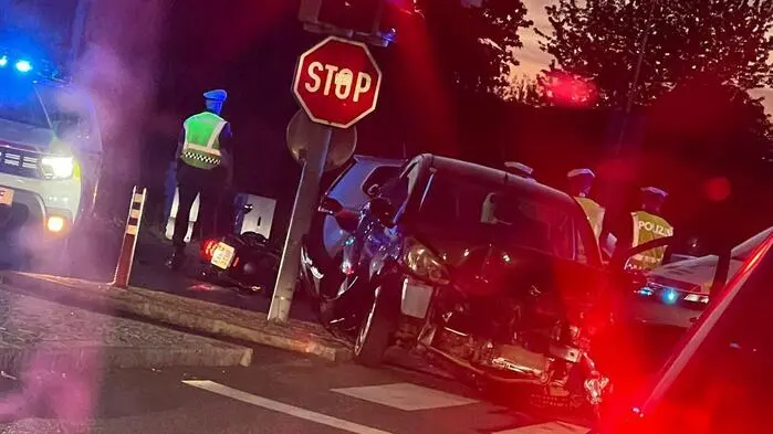 Unfallgeschehen mit Polizei zu sehen
