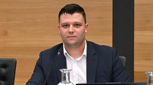 Der Grazer KFG-Klubchef Alexis Pascuttini bei seiner Aussage im U-Ausschuss zum „rot-blauen Machtmissbrauch“ im Parlament in Wien