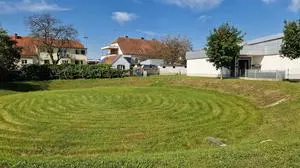 Dieses Retentionsbecken in Feldbach gibt es schon seit mehreren Jahren. Je nach Art des Grundstücks reicht auch schon eine Mulde