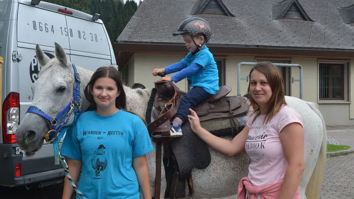 Die Kraftspendedörfer des Jogllandes luden wieder zu ihrem traditionellen Kirtag ein – dieses Jahr zum Albert-Hof nach Ratten.