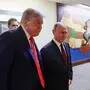 Trump und Putin auf dem Weg zur Pressekonferenz - die enttäuschend dünn war