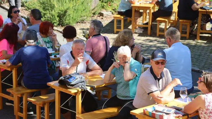 Bei regionaler Kulinarik und bestem Wetter kann man es sich gut gehen lassen.