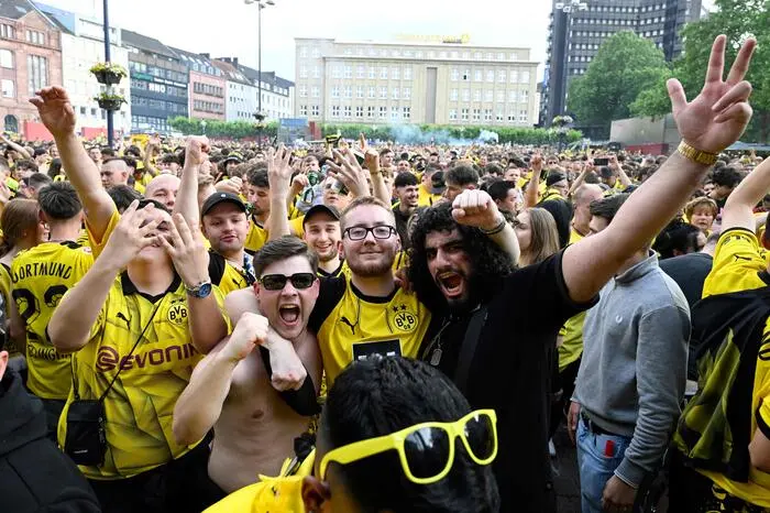Bereits lange vor Spielbeginn war die Stimmung in der Stadt prächtig.
