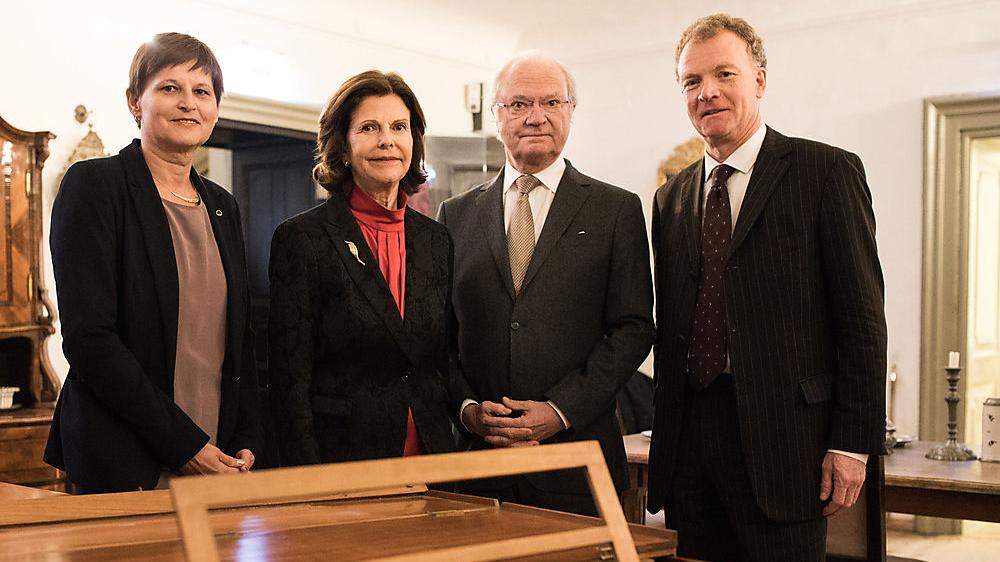 Das Königspaar in der Mitte. Links: Gabriele Ramsauer, Leiterin des Mozart-Museen. Rechts: Johannes Honsig-Erlenburg, Präsident der STiftung Mozarteum