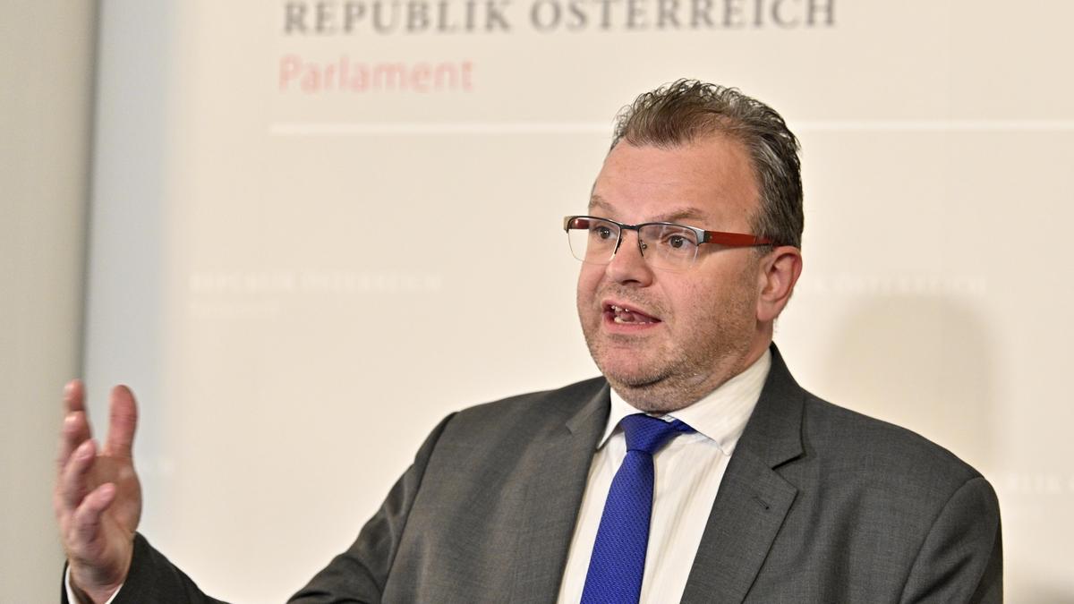 Hans-Jörg Jenewein, 2019 beim BVT-U-Ausschuss | Hans-Jörg Jenewein, 2019 beim BVT-U-Ausschuss