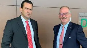 Leopold Pilsner mit seinem Strafverteidiger Gerald Ruhri