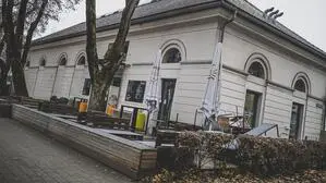 Seit Anfang des Jahres steht man beim Napoleonstadl wieder vor verschlossenen Türen